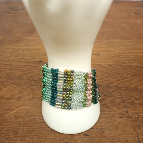HANDMADE~Shades of Green Free Form Herringbone Cuff Bracelet. 7½"-10" - Picture 3 of 6
